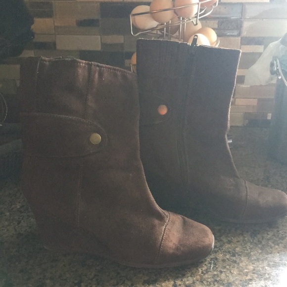 Boots - Picture 1 of 6